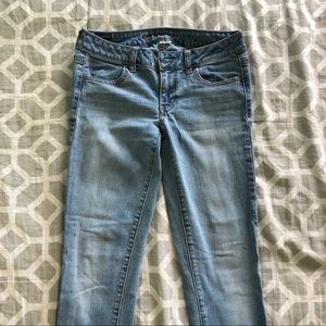 American Eagle Light Wash Skinny Jeans